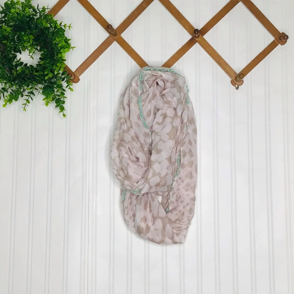 Vera Neumann American boho neutral print green Pom Pom scarf NWT